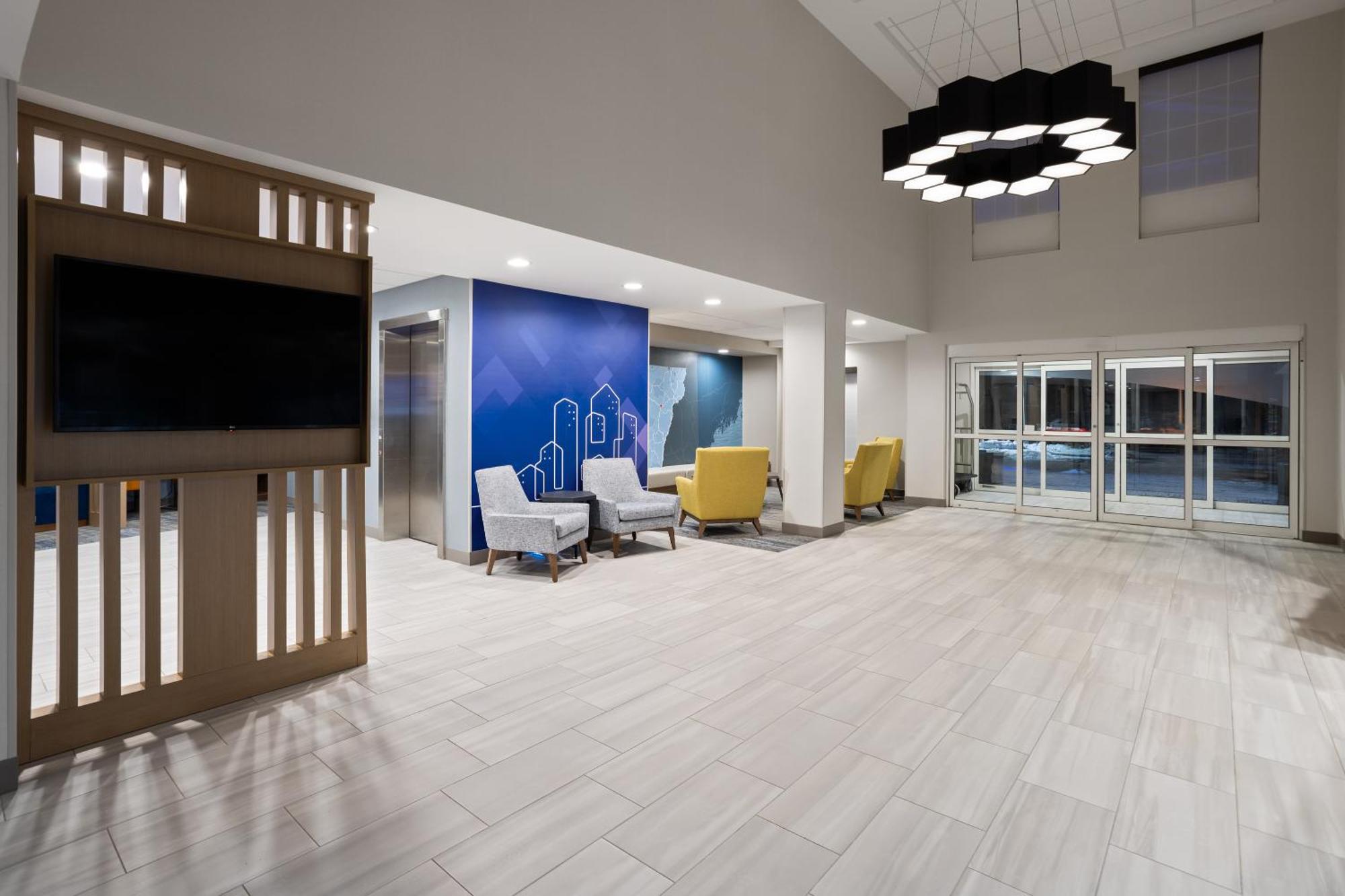 Holiday Inn Express Hotel & Suites Brattleboro By Ihg Exterior foto