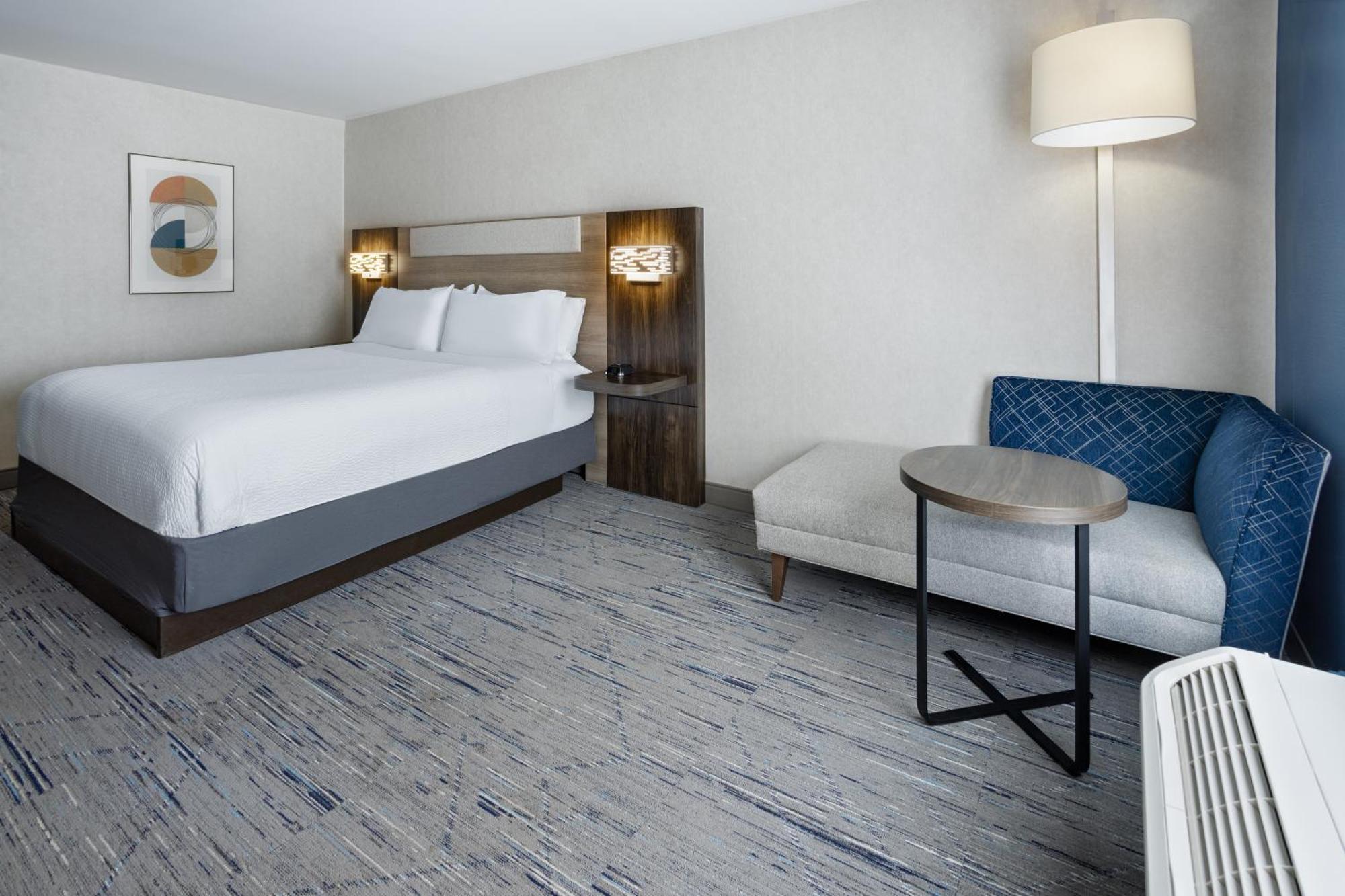 Holiday Inn Express Hotel & Suites Brattleboro By Ihg Exterior foto