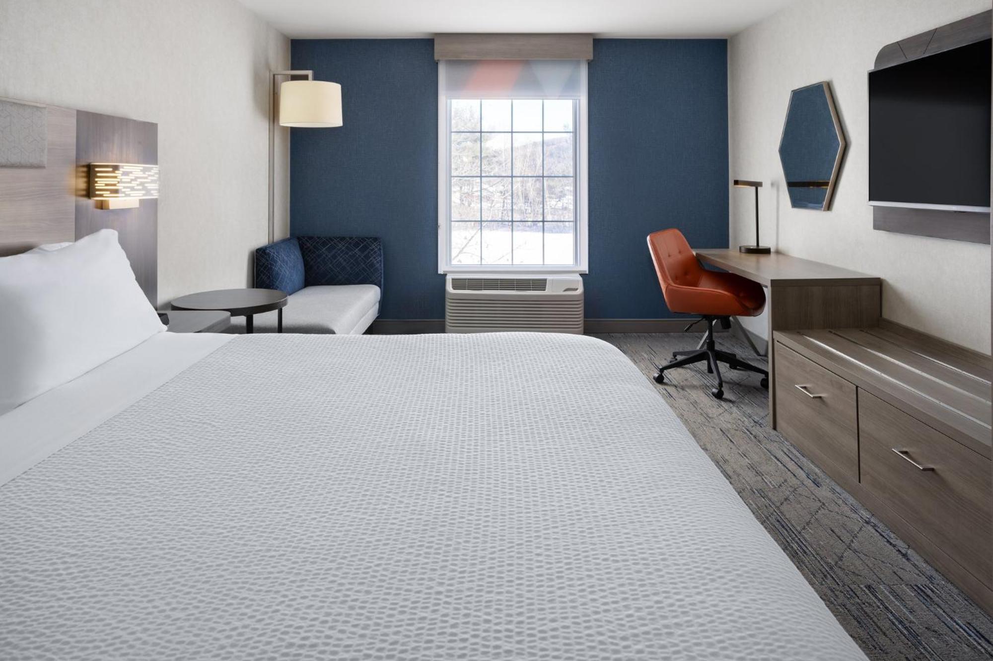 Holiday Inn Express Hotel & Suites Brattleboro By Ihg Exterior foto
